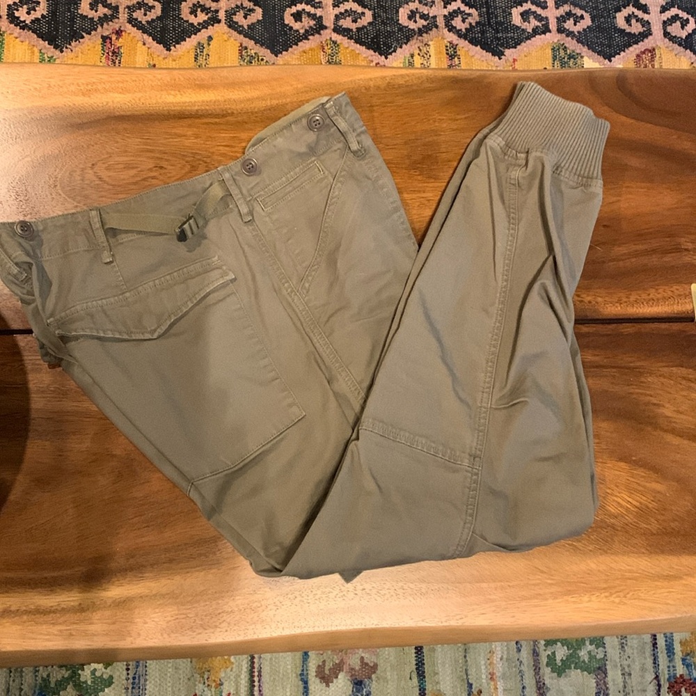 Vince size 12 army green cargo pants.